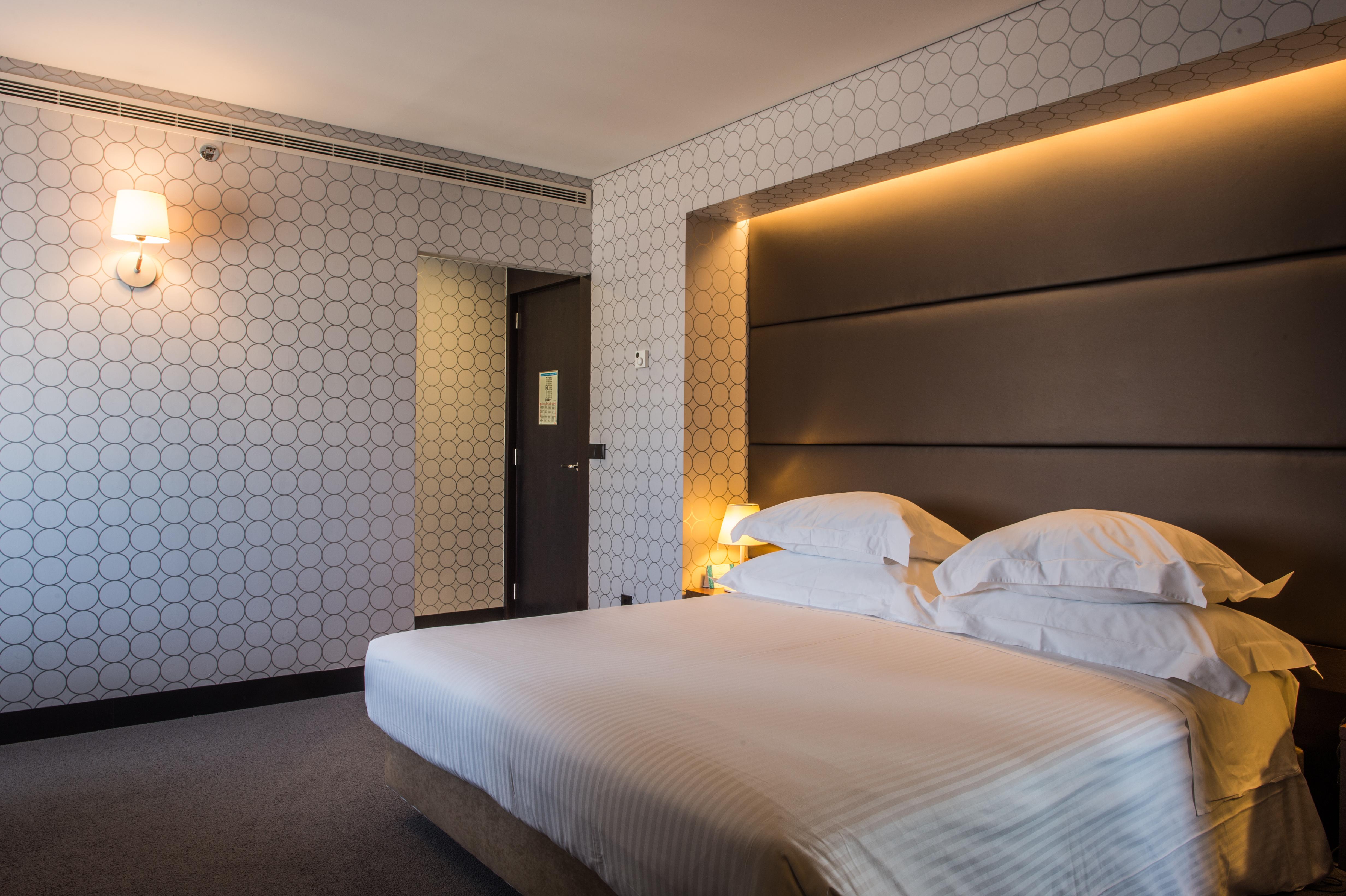 Porto Palacio Hotel By The Editory Bagian luar foto A room at the hotel