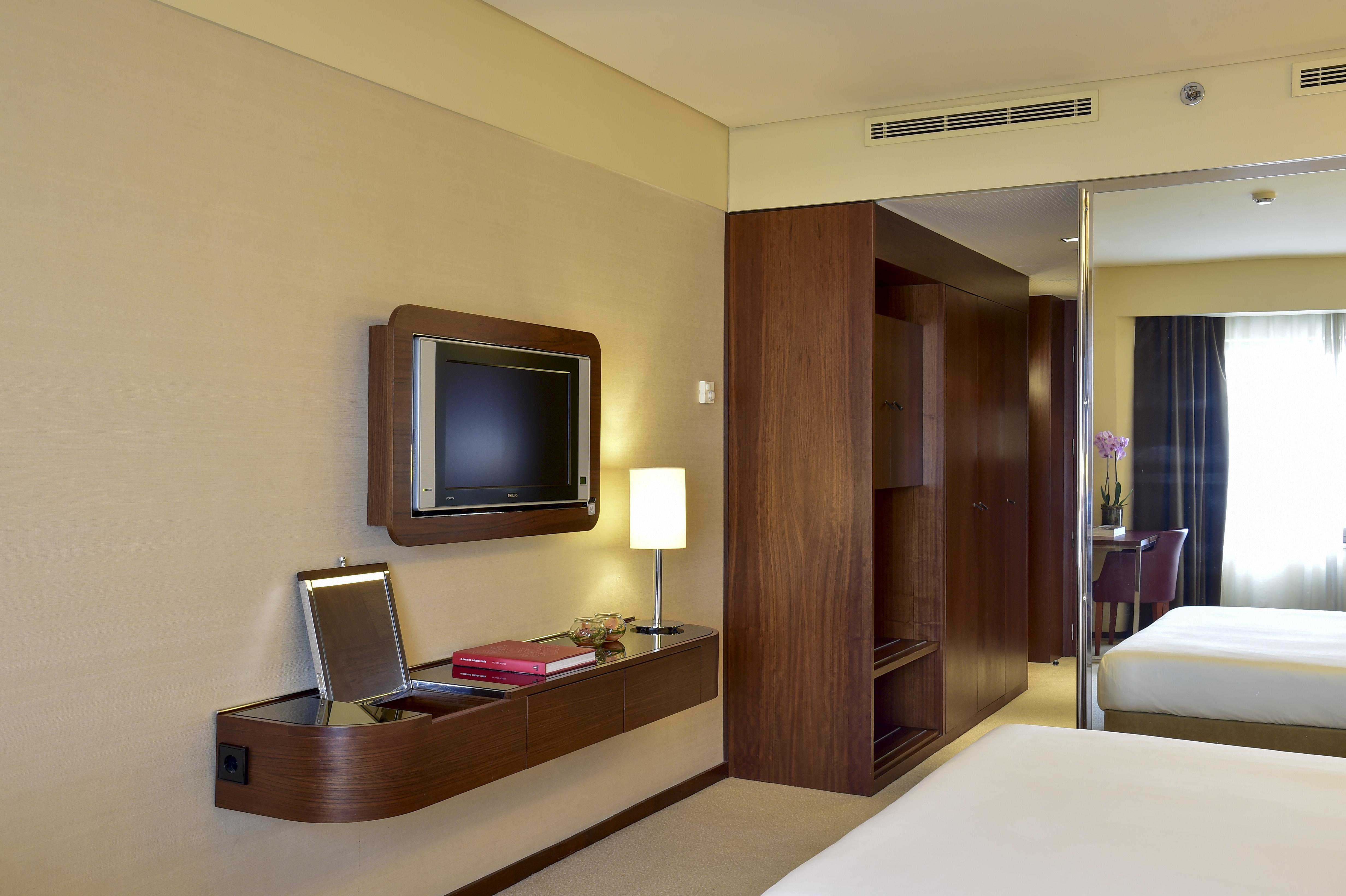 Porto Palacio Hotel By The Editory Bagian luar foto A room at the hotel