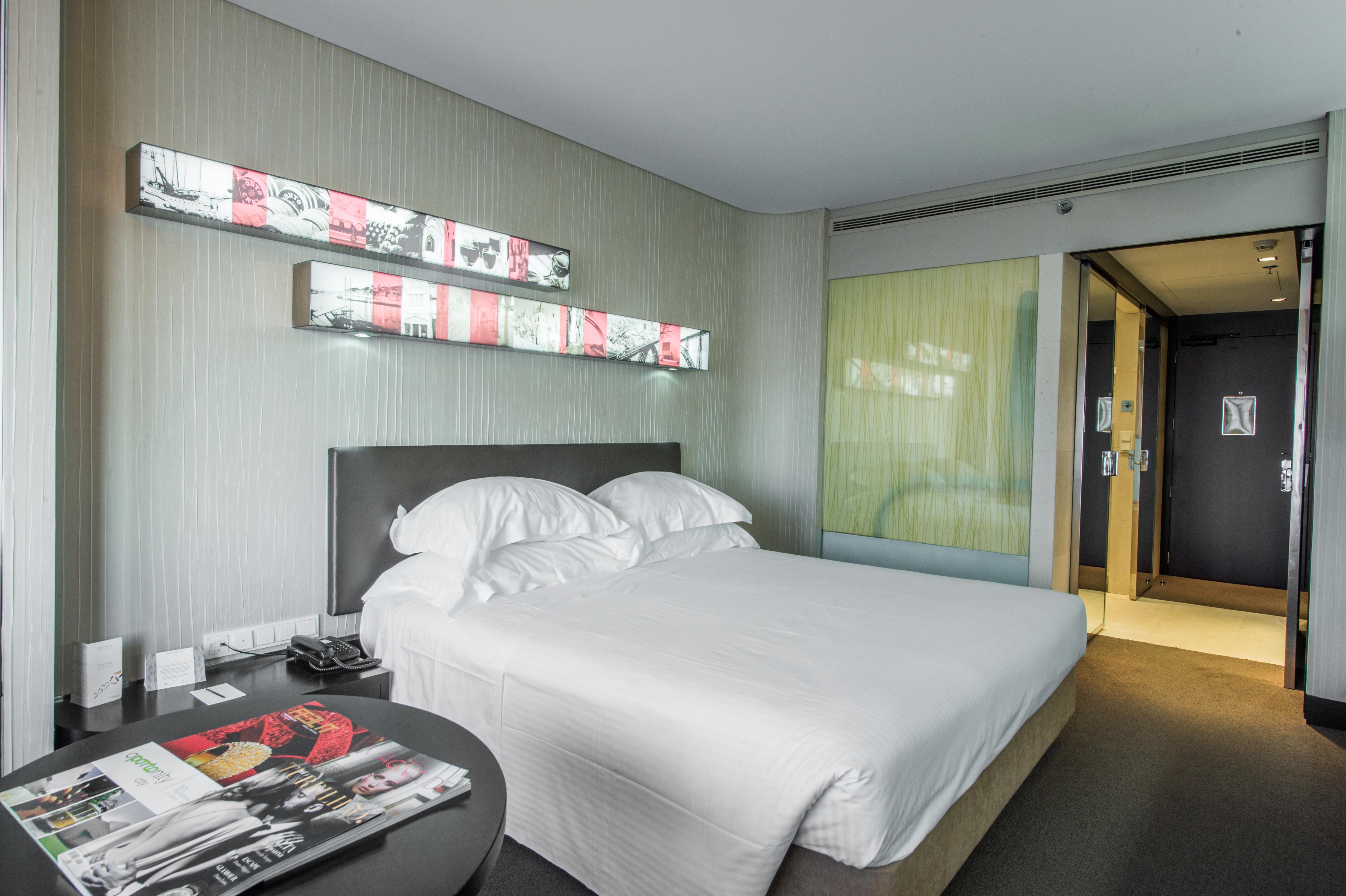 Porto Palacio Hotel By The Editory Bagian luar foto A room at the hotel