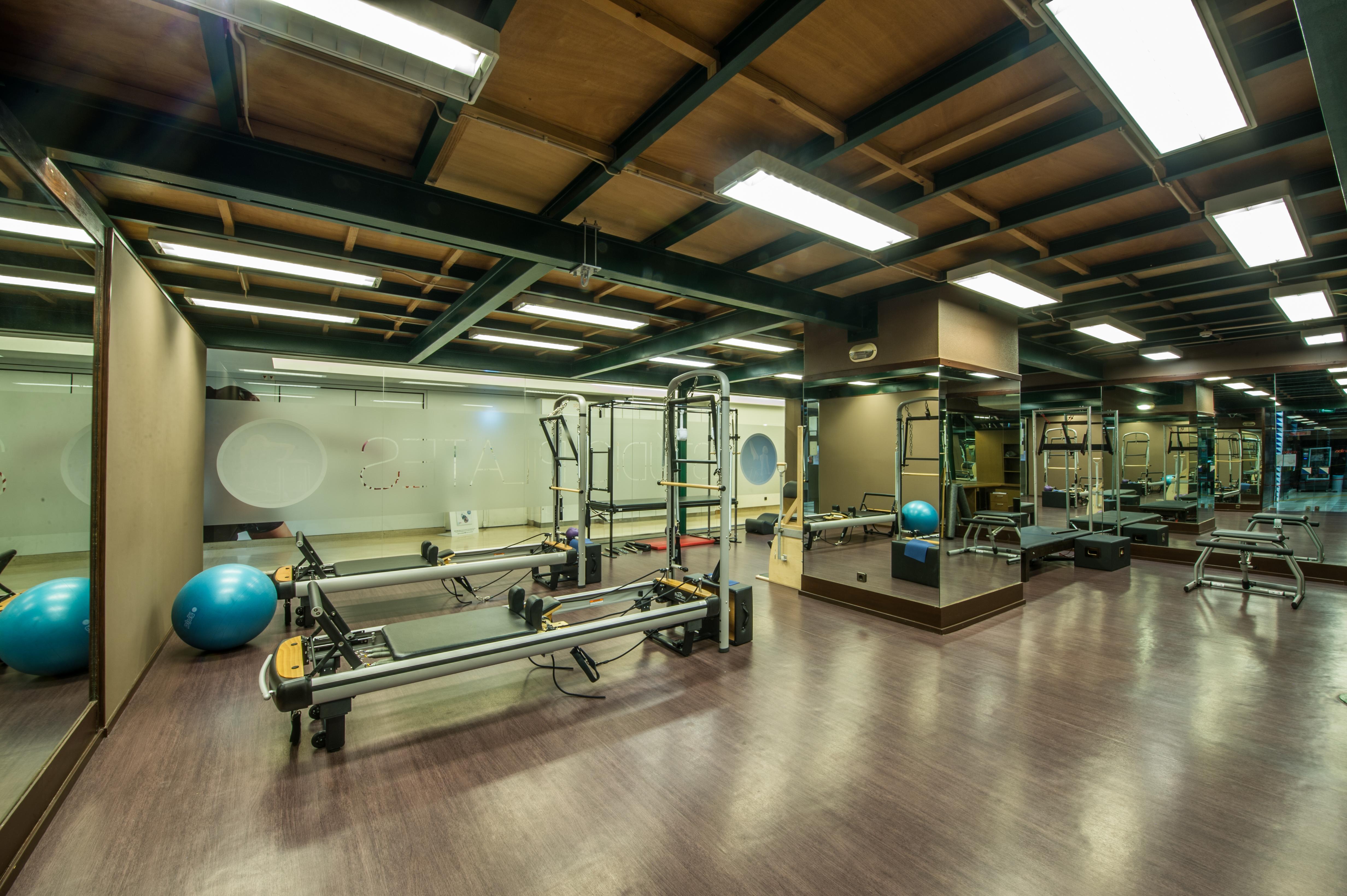 Porto Palacio Hotel By The Editory Bagian luar foto The Pilates studio at the gym