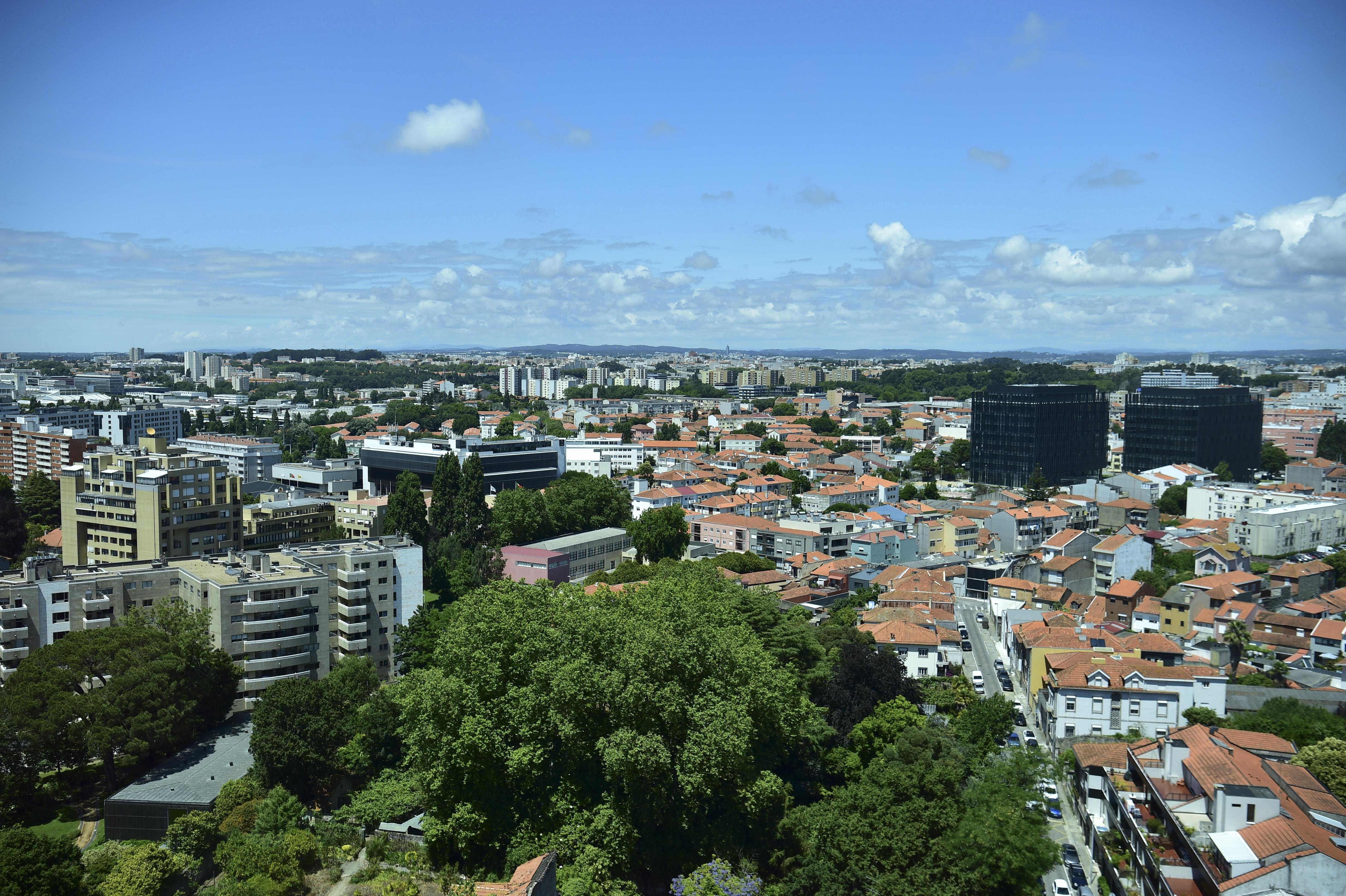 Porto Palacio Hotel By The Editory Bagian luar foto View of the city